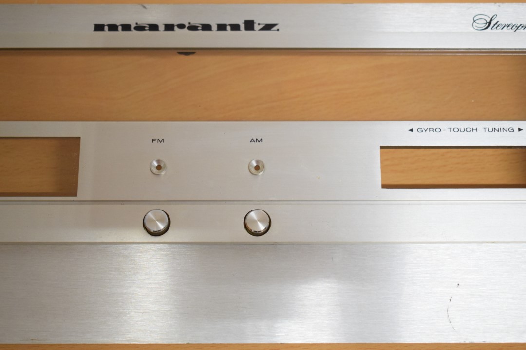 Marantz 2100 Tuner – Frontplatte