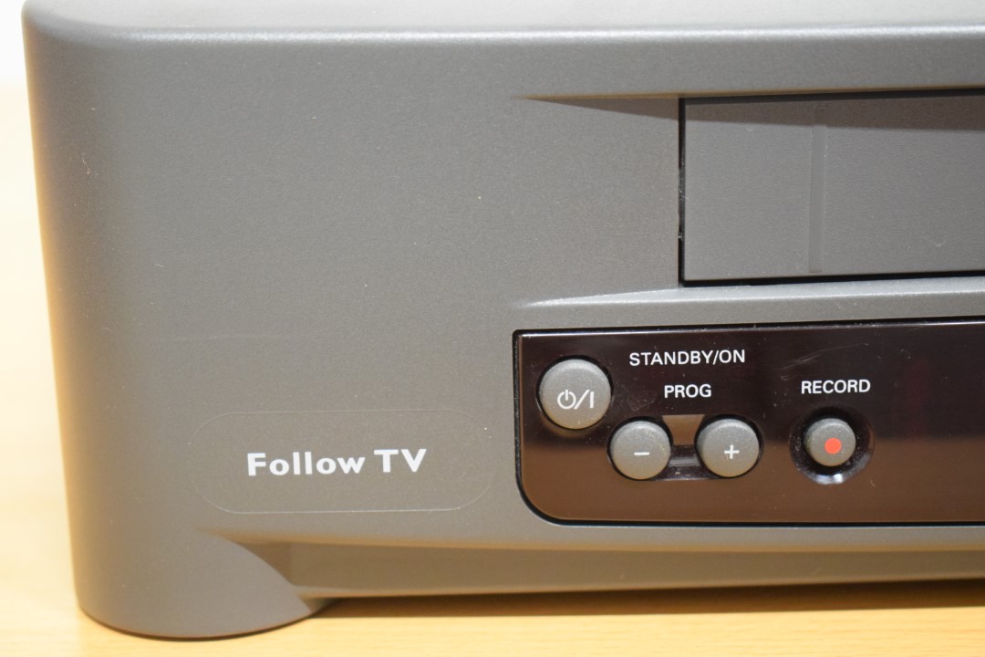 Aristona SB145 VCR Videorekorder mit Fernbedienung
