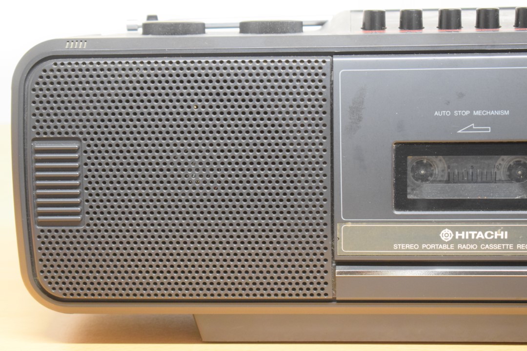 Hitachi Pure Sound Recording 640 Radio/Kassettenspieler Kombination