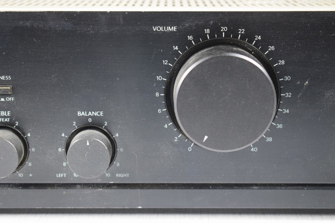 Onkyo A-8130 Integrierte Stereo Verstärker