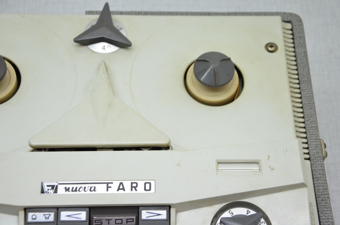 Nuova Faro NF-333 – Röhren Tonbandgerät