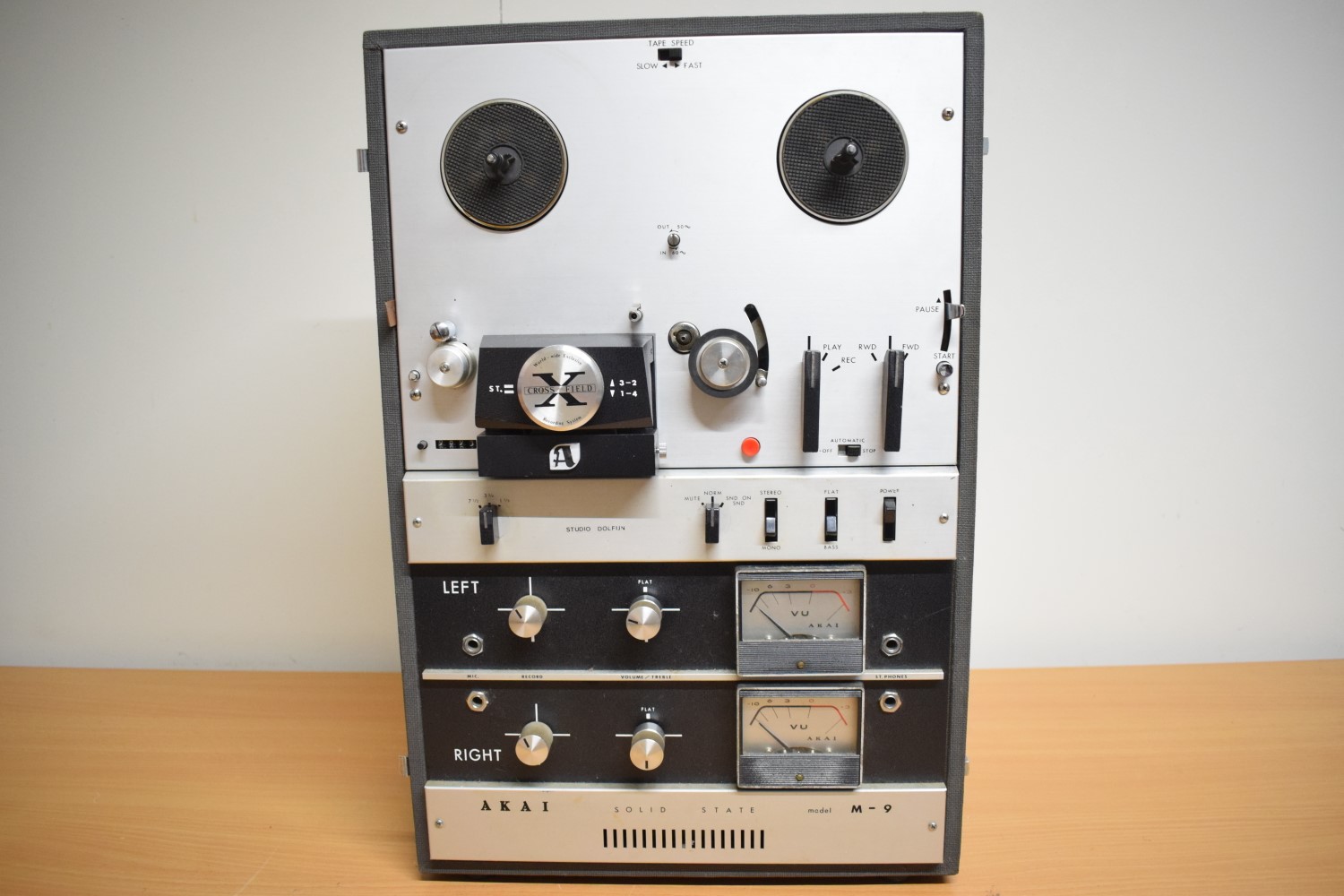 Akai M-9 Erste Transistor Tonbandmaschine